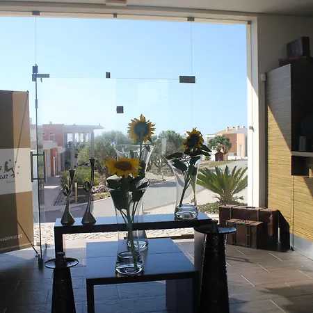 Kompleks wypoczynkowy Noiva Do Mar 4*